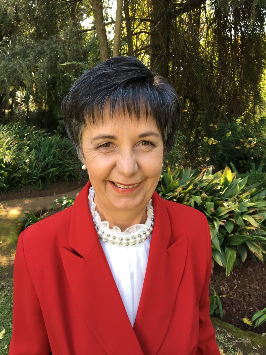 Dr Barbara Wade
